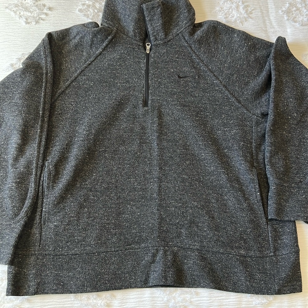 Womens 1/4 zip Nike sweatshirt